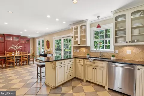 Kitchen - 609 Dunberry Dr, Arnold, MD 21012 photo 1 of 5