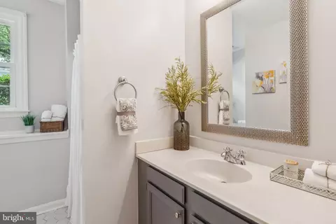 Bath - 609 Dunberry Dr, Arnold, MD 21012 photo 3 of 3