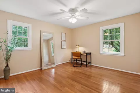 Bedroom - 609 Dunberry Dr, Arnold, MD 21012 photo 4 of 10