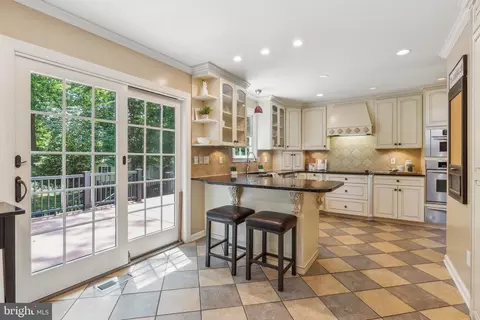 Kitchen - 609 Dunberry Dr, Arnold, MD 21012 photo 5 of 5