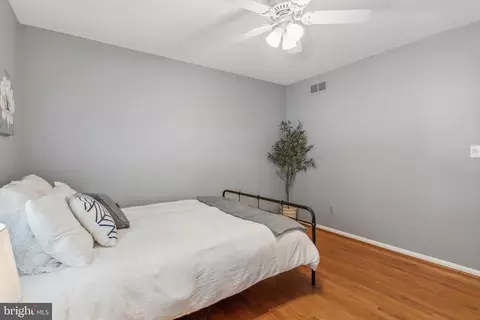 Bedroom - 609 Dunberry Dr, Arnold, MD 21012 photo 7 of 10