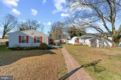 8416 Smallwood Ct, Pasadena, MD 21122