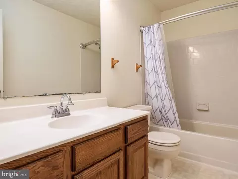 Bath - 331 Greenridge Dr, Dunkirk, MD 20754 photo 3 of 3