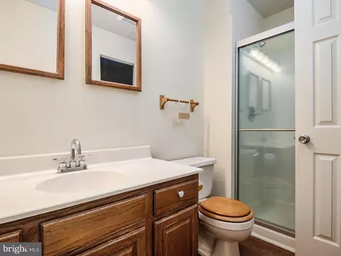 Bath - 331 Greenridge Dr, Dunkirk, MD 20754 photo 2 of 3
