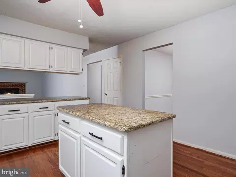 Kitchen - 331 Greenridge Dr, Dunkirk, MD 20754 photo 3 of 4