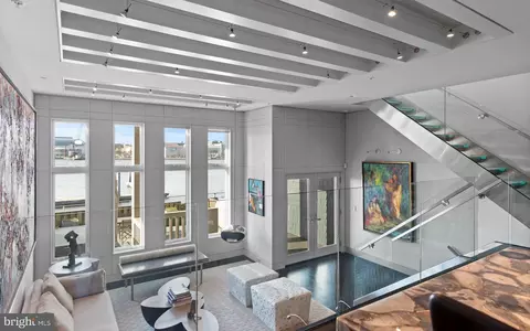 Living - 302 First St, Annapolis, MD 21403 photo 1 of 3