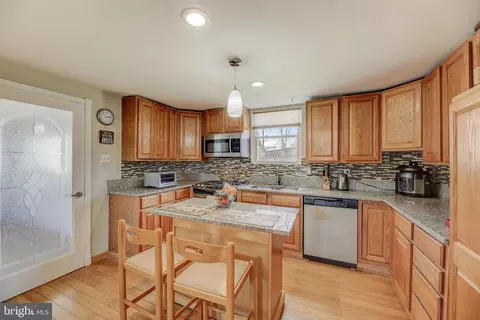 Kitchen - 124 Brent Rd, Arnold, MD 21012 photo 3 of 4