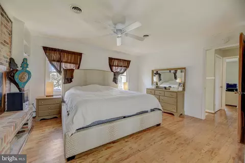 Bedroom - 124 Brent Rd, Arnold, MD 21012 photo 5 of 9
