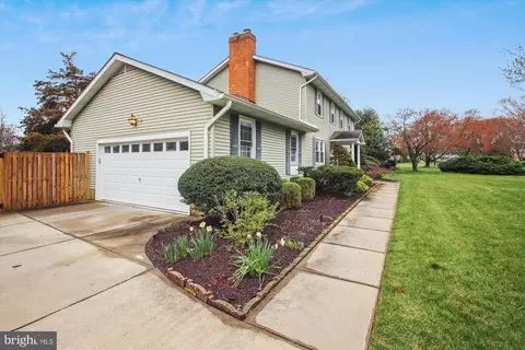 Exterior - 2705 Cassia Dr, Edgewater, MD 21037 photo 2 of 15