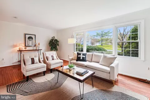 Living - 2705 Cassia Dr, Edgewater, MD 21037 photo 1 of 7