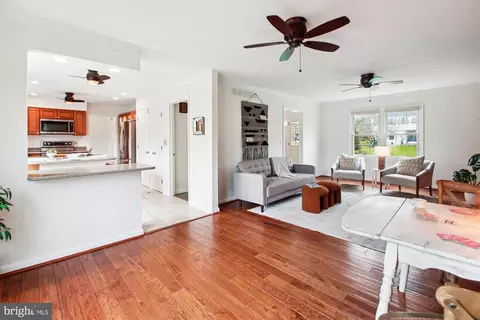 Living - 2705 Cassia Dr, Edgewater, MD 21037 photo 5 of 7