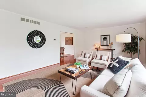 Living - 2705 Cassia Dr, Edgewater, MD 21037 photo 3 of 7