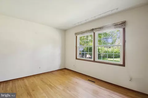 3321 Leritz Ln, Edgewater, MD 21037 photo 9