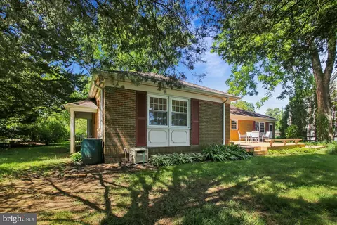 3321 Leritz Ln, Edgewater, MD 21037 photo 4