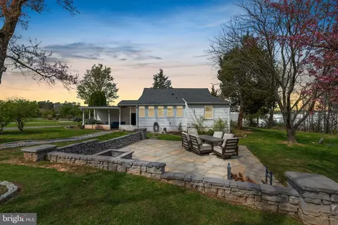 7407 Ridge Rd, Hanover, MD 21076