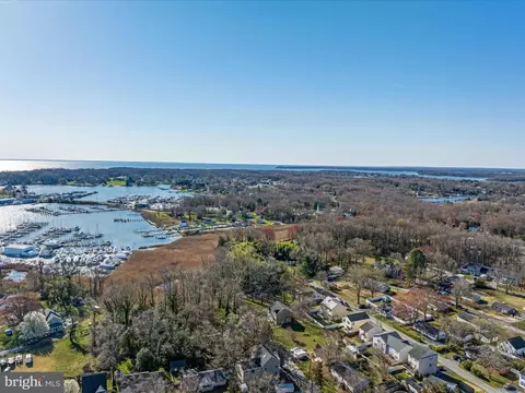 View/Area - 3731 3rd Ave, Edgewater, MD 21037 photo 4 of 11
