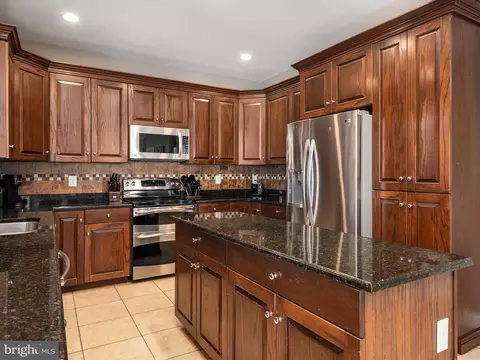 Kitchen - 3731 3rd Ave, Edgewater, MD 21037 photo 2 of 3