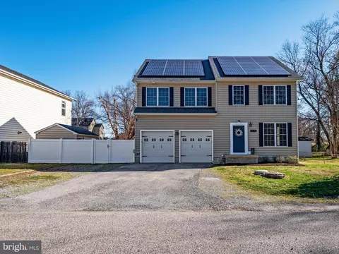 Exterior - 3731 3rd Ave, Edgewater, MD 21037 photo 10 of 14