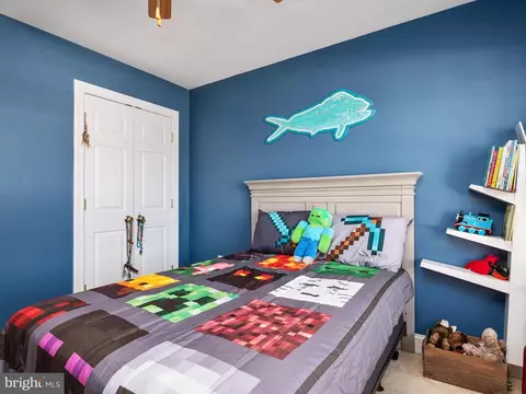 Bedroom - 3731 3rd Ave, Edgewater, MD 21037 photo 5 of 6