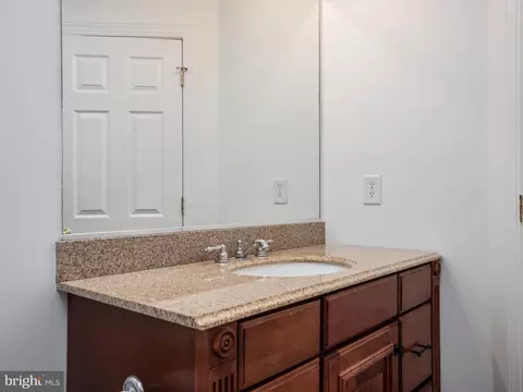 Bath - 3731 3rd Ave, Edgewater, MD 21037 photo 4 of 5