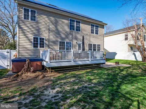 Exterior - 3731 3rd Ave, Edgewater, MD 21037 photo 7 of 14