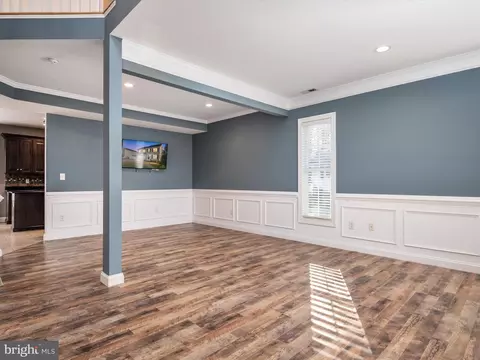 Entry Way - 3731 3rd Ave, Edgewater, MD 21037 photo 3 of 5