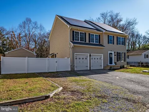 Exterior - 3731 3rd Ave, Edgewater, MD 21037 photo 3 of 14