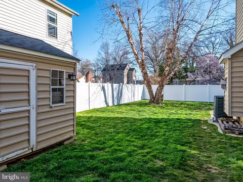 Exterior - 3731 3rd Ave, Edgewater, MD 21037 photo 4 of 14