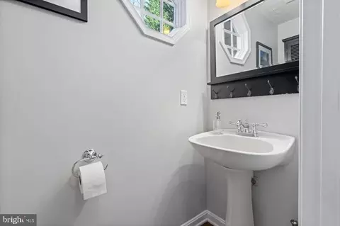 8438 Spring Rd, Pasadena, MD 21122 photo 16