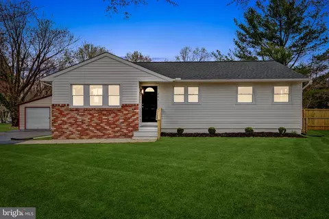 201 Holly Oak Ln, Annapolis, MD 21409