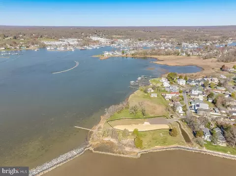 6089 Melbourne Ave, Deale, MD 20751