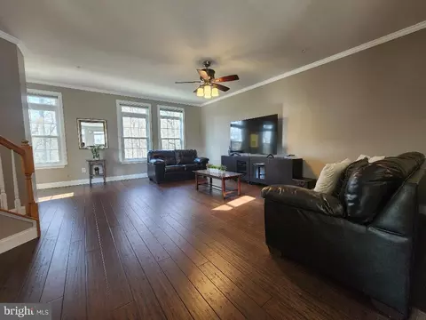 Living - 1765 Compton Ct, Hanover, MD 21076 photo 2 of 3