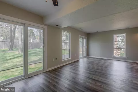 Living - 890 Chestnut Tree Dr, Annapolis, MD 21409 photo 8 of 8