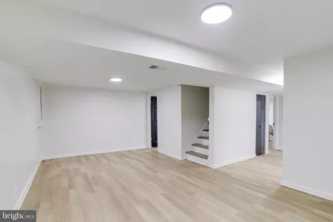 Living - 271 Whitaker Rd, Pasadena, MD 21122 photo 5 of 5