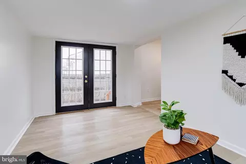 Living - 271 Whitaker Rd, Pasadena, MD 21122 photo 4 of 5