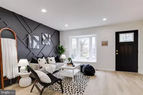 Living - 271 Whitaker Rd, Pasadena, MD 21122 photo 1 of 5