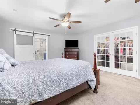 Bedroom - 7937 Belhaven Ave, Pasadena, MD 21122 photo 3 of 10