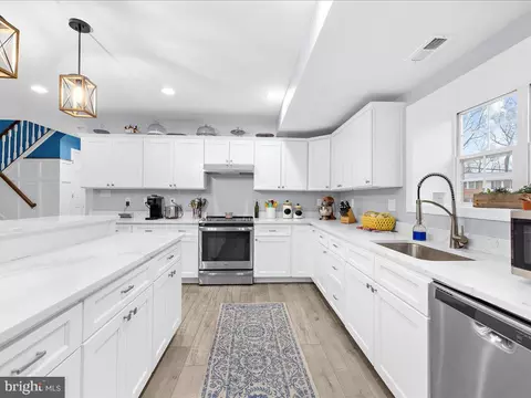 Kitchen - 7937 Belhaven Ave, Pasadena, MD 21122 photo 9 of 9