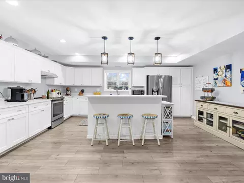 Kitchen - 7937 Belhaven Ave, Pasadena, MD 21122 photo 2 of 9
