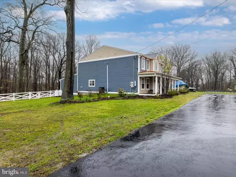 Exterior - 7937 Belhaven Ave, Pasadena, MD 21122 photo 3 of 5