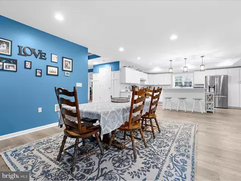Dining - 7937 Belhaven Ave, Pasadena, MD 21122 photo 4 of 5