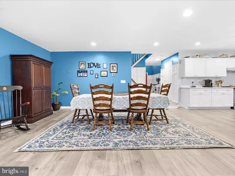 Dining - 7937 Belhaven Ave, Pasadena, MD 21122 photo 1 of 5
