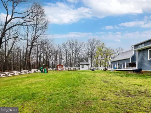 View/Area - 7937 Belhaven Ave, Pasadena, MD 21122 photo 1 of 1