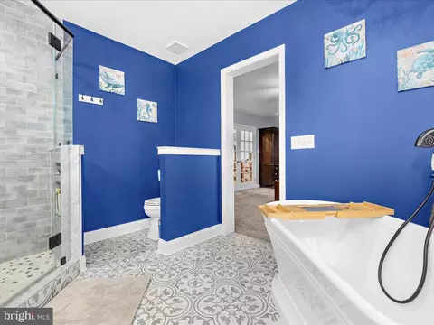 Bath - 7937 Belhaven Ave, Pasadena, MD 21122 photo 5 of 7