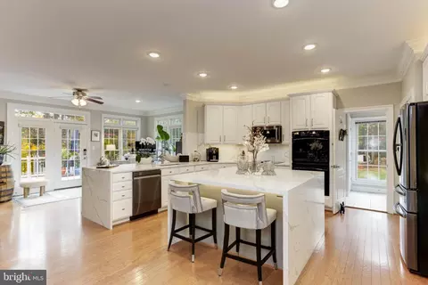 8943 Sahalee Ct, Pasadena, MD 21122 photo 14