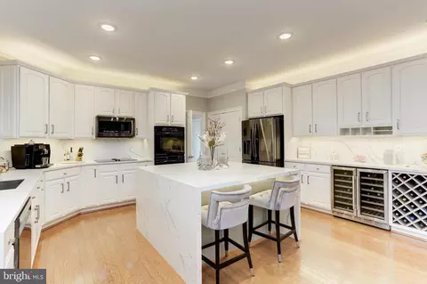 8943 Sahalee Ct, Pasadena, MD 21122 photo 16