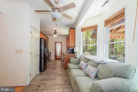 Living - 1601 Michael Ryan Ct, Pasadena, MD 21122 photo 7 of 12