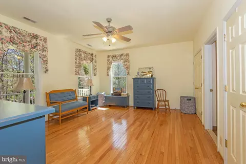 Living - 1601 Michael Ryan Ct, Pasadena, MD 21122 photo 9 of 12