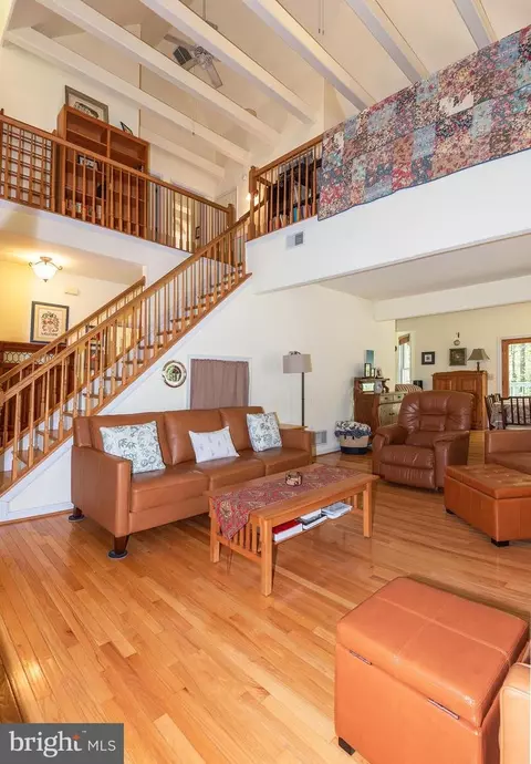 Living - 1601 Michael Ryan Ct, Pasadena, MD 21122 photo 5 of 12