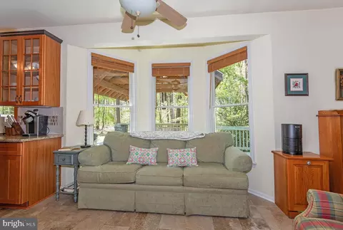 Living - 1601 Michael Ryan Ct, Pasadena, MD 21122 photo 8 of 12